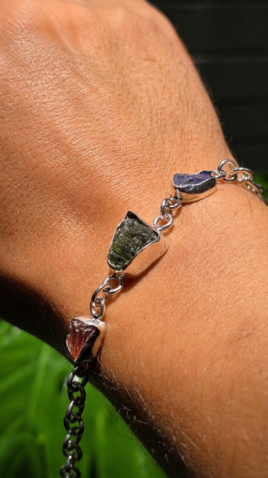 26-168 (2) Pulsera en plata 9.25 con moldavita + tanzanita + topacio rosa