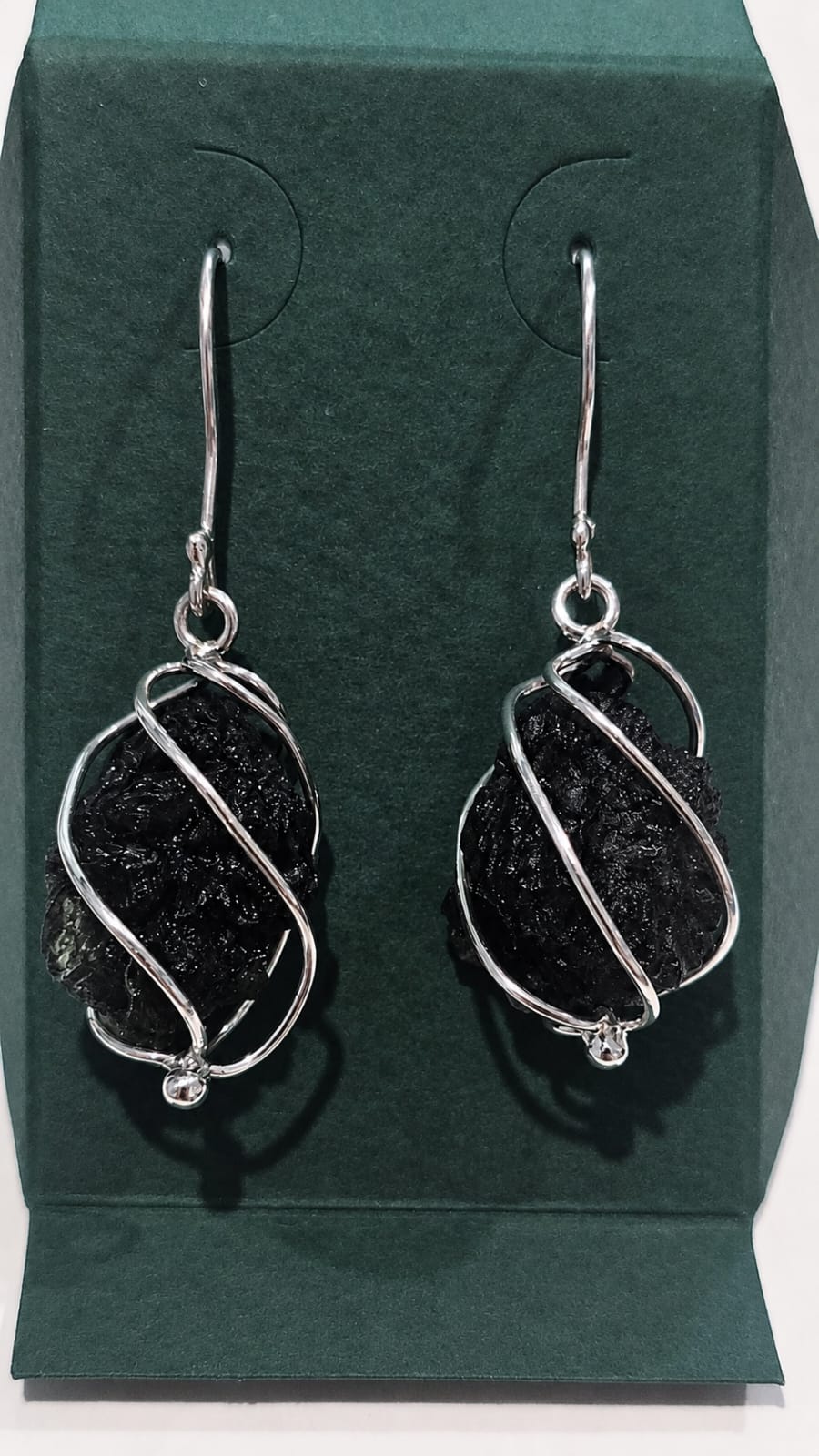 26-183 (3) Aretes en plata 9.25 con moldavita natural