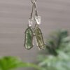 26-187 (1) Aretes en plata 9.25 con moldavita natural