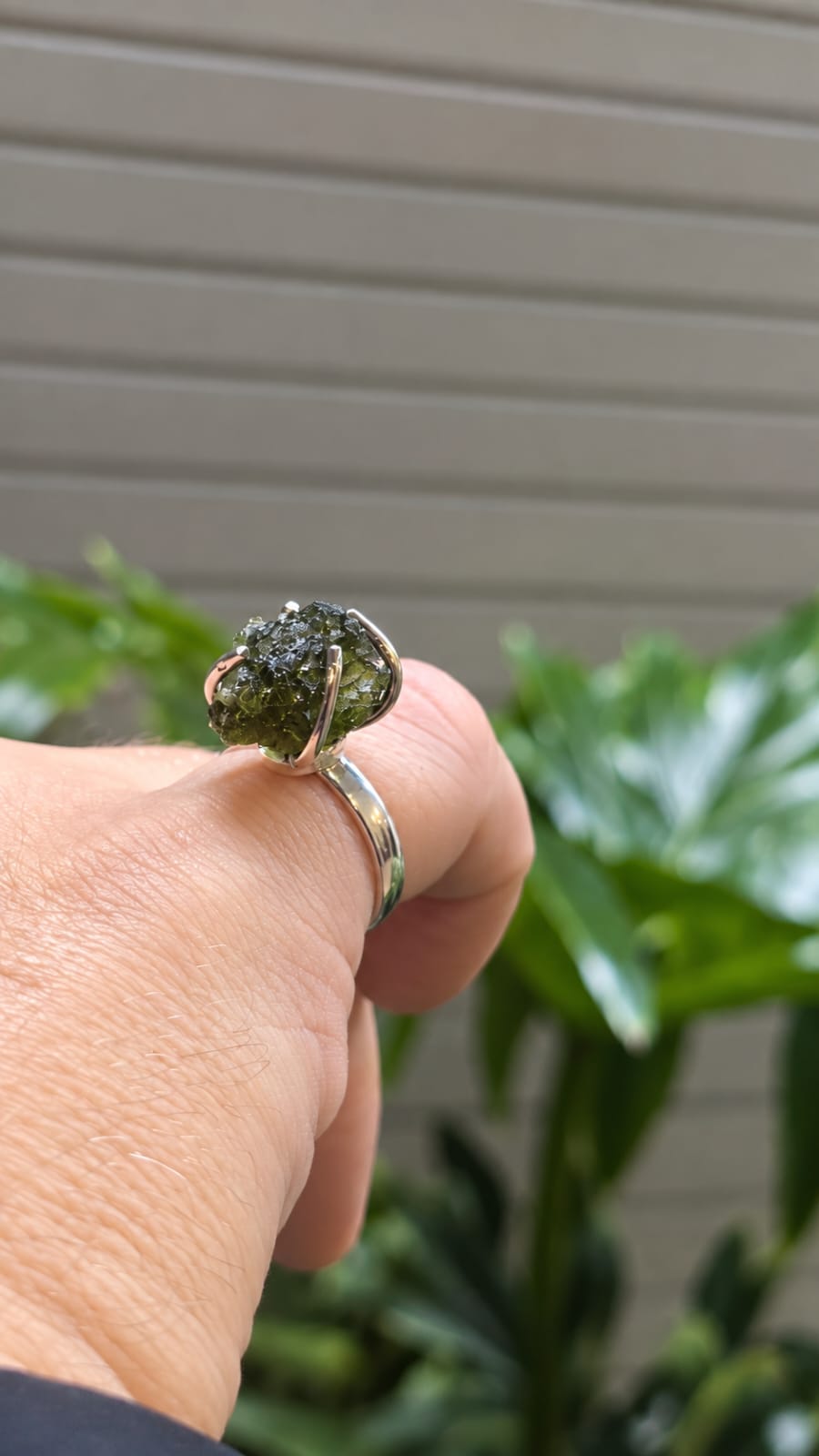 Anillo en plata 9.25 con moldavita natural
