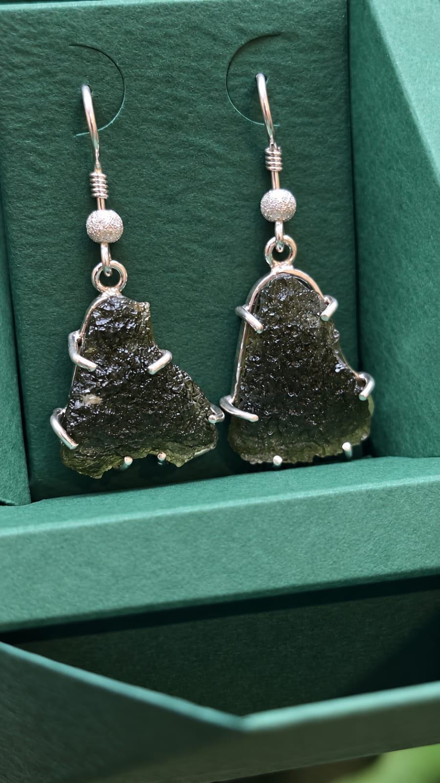 Aretes en plata 9.25 con moldavita natural