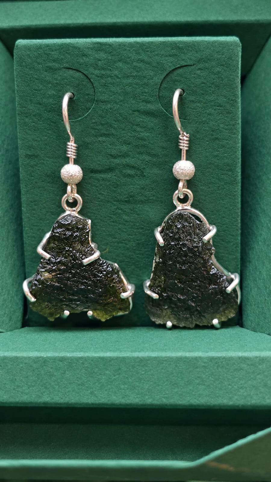 Aretes en plata 9.25 con moldavita natural