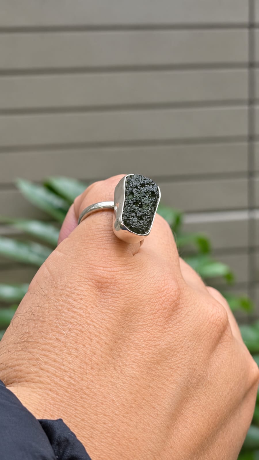 Anillo en plata 9.25 con moldavita natural