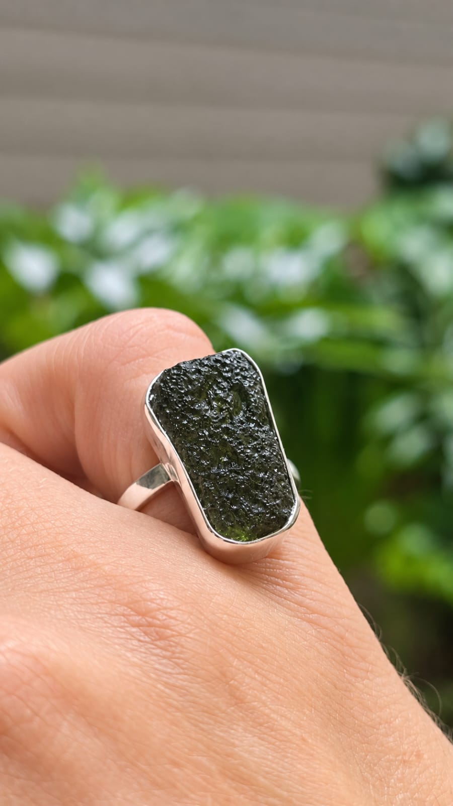 Anillo en plata 9.25 con moldavita natural